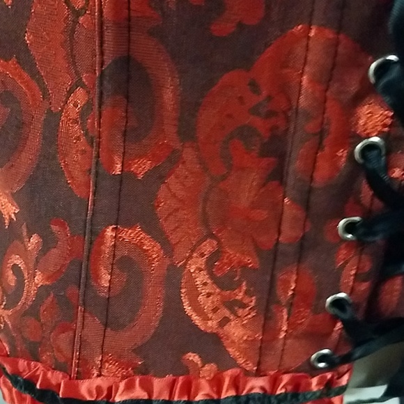 Corset - Picture 5 of 8